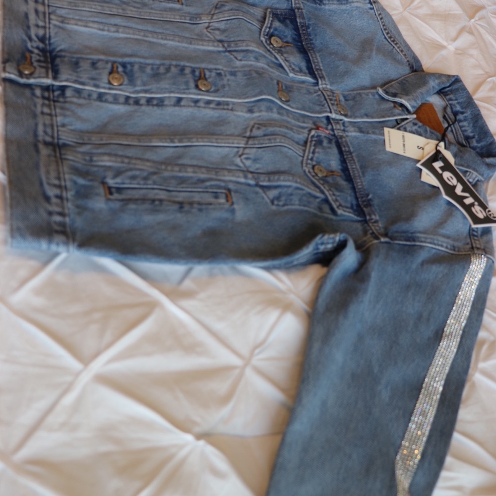 Levi’s women’s trucker jacket /embellished sleeves - Picture 8 of 15